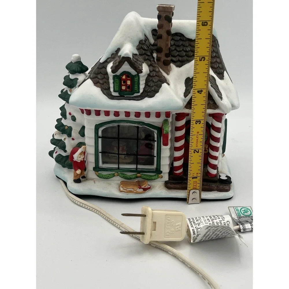 Pfaltzgraff Christmas Heritage House Toy Shop Electric Lighted 1st In Series